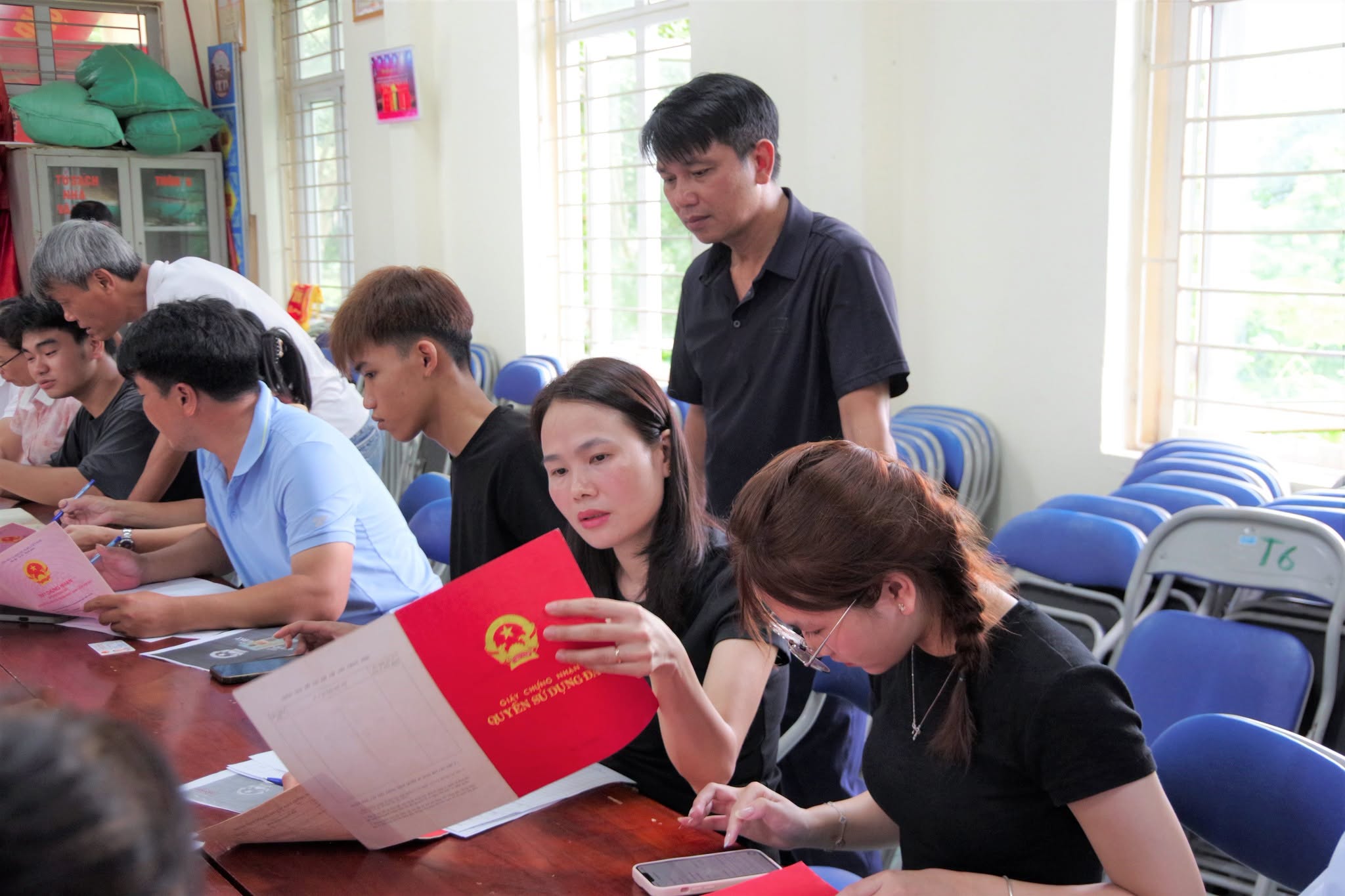 PHƯỜNG HỒNG CHÂU TỔ CHỨC THU NHẬN HỒ SƠ  PHỤC VỤ LÀM SẠCH DỮ LIỆU ĐẤT ĐAI